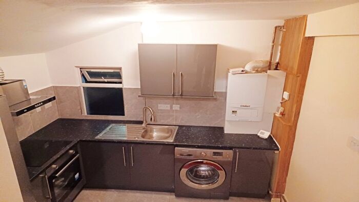 3 Bedroom Flat To Rent In Lewes Road, Brighton, BN2