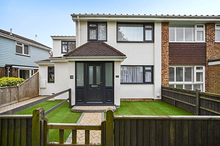 5 Bedroom Semi-detached House For Sale In Saffron Close, Shoreham-By-Sea, BN43