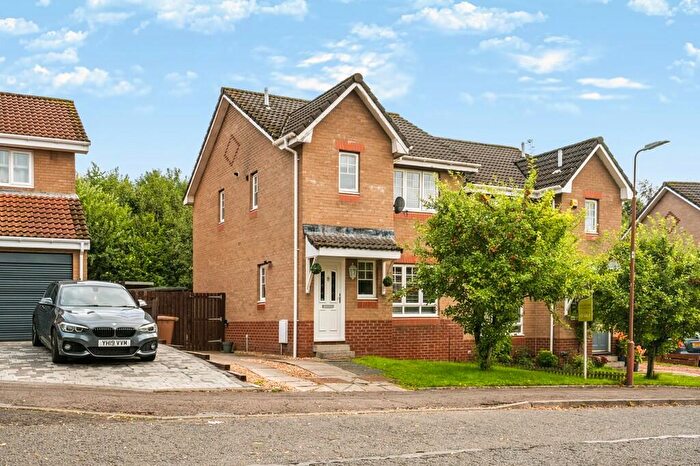 3 Bedroom Semi-Detached House For Sale In Kilne Place, Eliburn, EH54