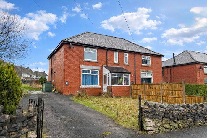 4 Bedroom Semi Detached House For Sale In Burlow Road, Harpur Hill, Buxton, Derbyshire, SK17