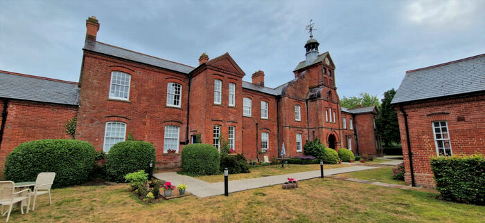 1 Bedroom Flat To Rent In Fordingbridge, Hampshire, SP6