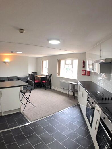 8 Bedroom Flat To Rent In Rhymney Street, Cardiff, CF24