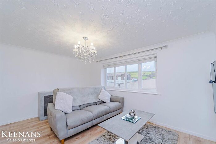 2 Bedroom Flat To Rent In Village Court, Whitworth, Rochdale, OL12