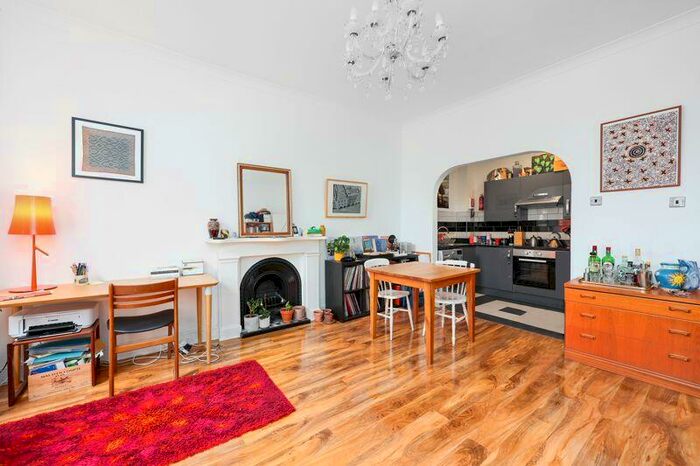 1 Bedroom Flat To Rent In Kenninghall Road, E5
