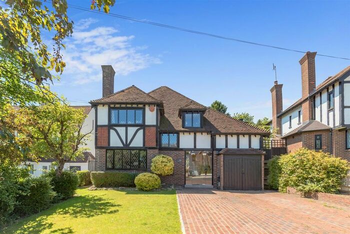 4 Bedroom Property To Rent In Woodland Drive, Hove, BN3