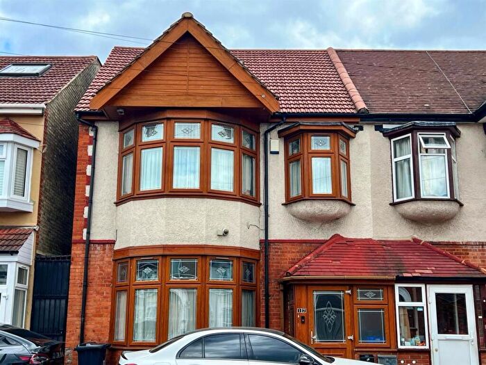 3 Bedroom Flat For Sale In Seven Kings Road, Seven Kings, IG3