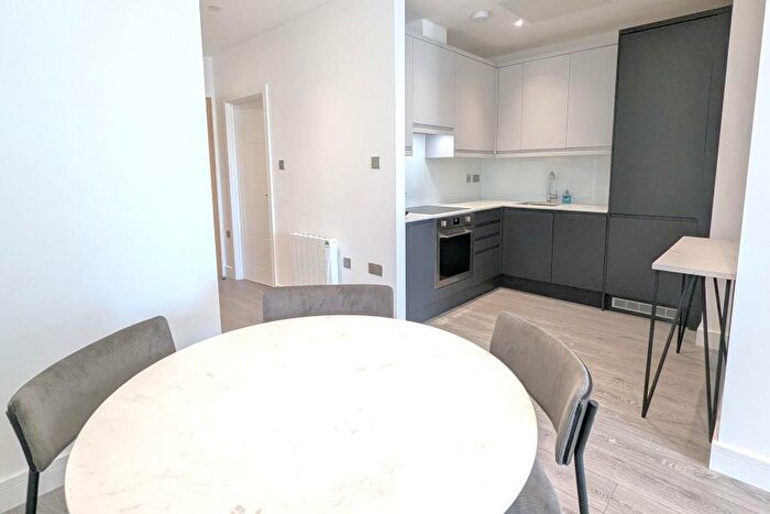 1 Bedroom Apartment To Rent In Addlestone, Surrey, KT15