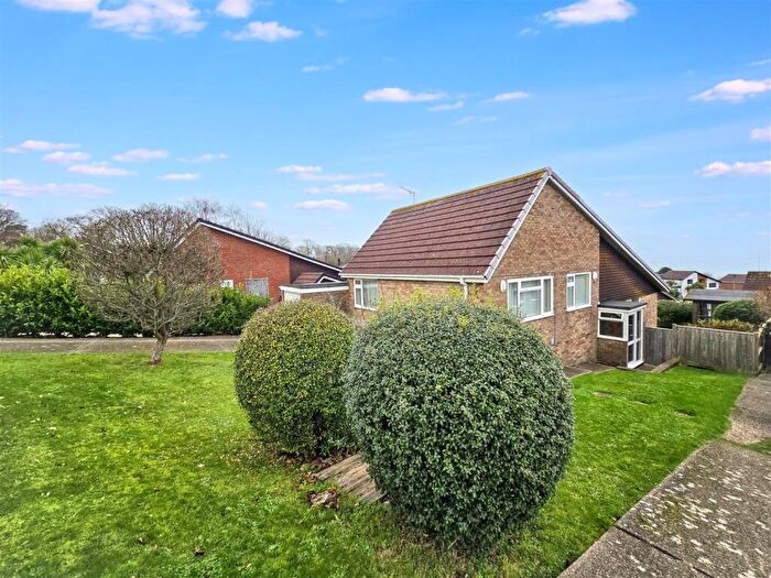 3 Bedroom Detached House For Sale In Greenham Drive, Seaview, PO34