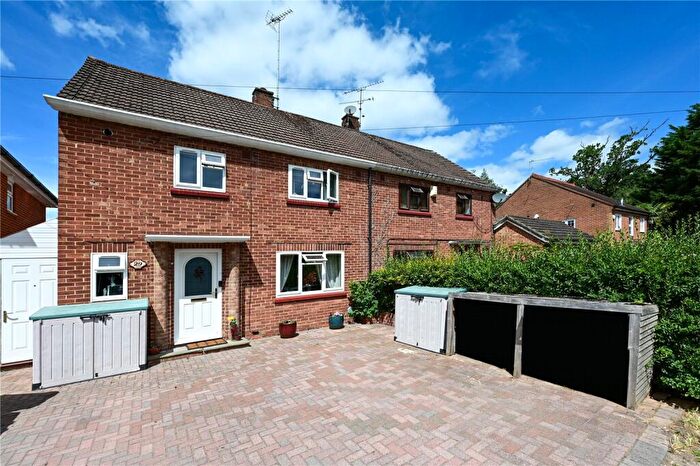 4 Bedroom Semi-Detached House For Sale In East Green, Blackwater, Camberley, Hampshire, GU17