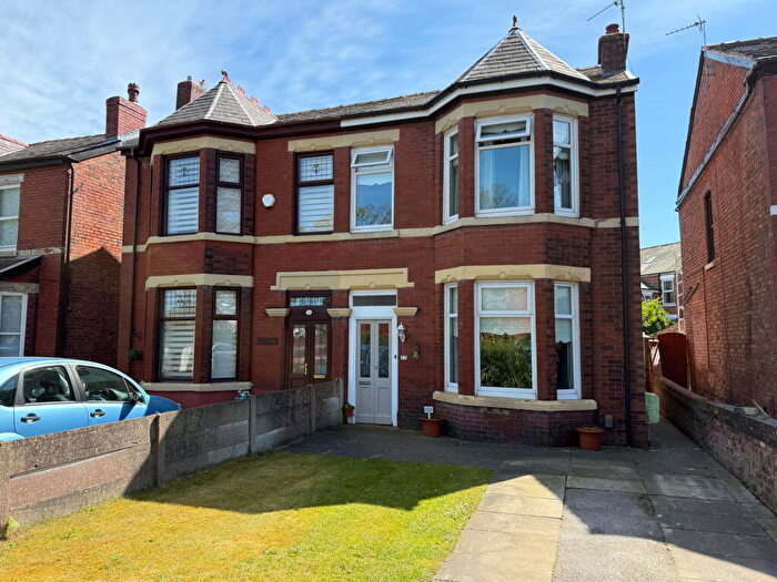 3 Bedroom Semi-Detached House For Sale In Manning Road, Southport, PR8