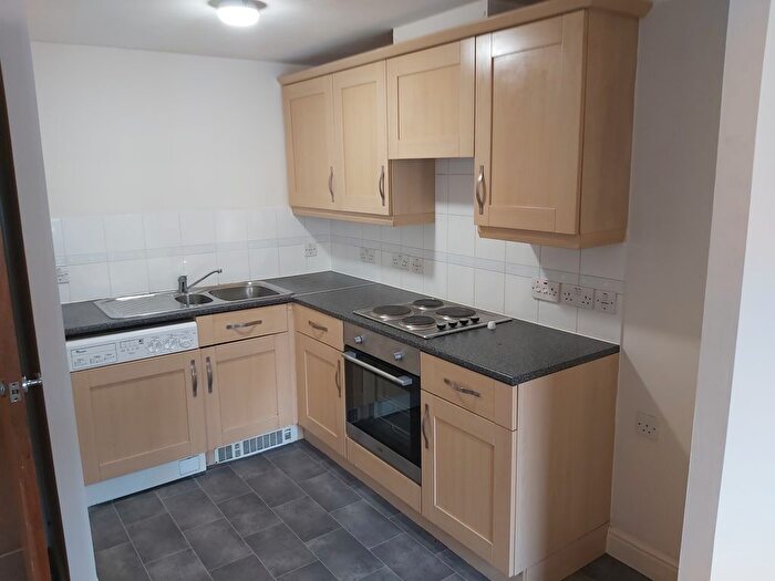 2 Bedroom Flat To Rent In St. Andrews Close, Canterbury, CT1