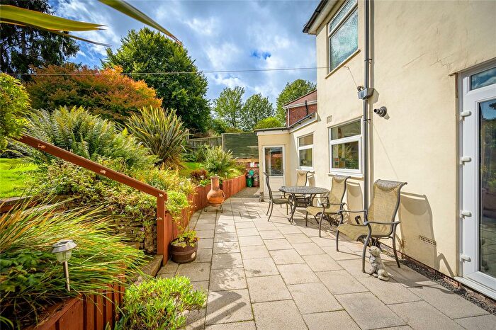 3 Bedroom Semi-detached House For Sale In Lytton Avenue, Penn, Wolverhampton, West Midlands, WV4