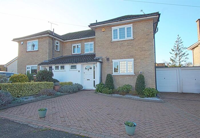 3 Bedroom Semi-Detached House For Sale In Everest Rise, Billericay, CM12