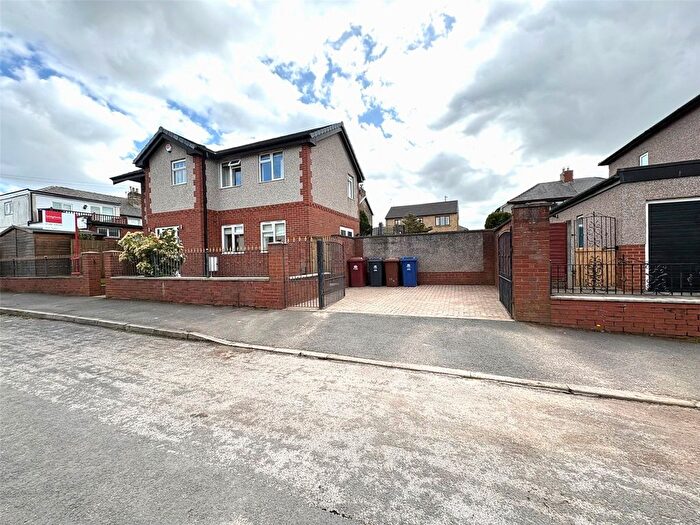 3 Bedroom Detached House For Sale In Langwyth Road, Burnley, Lancashire, BB10