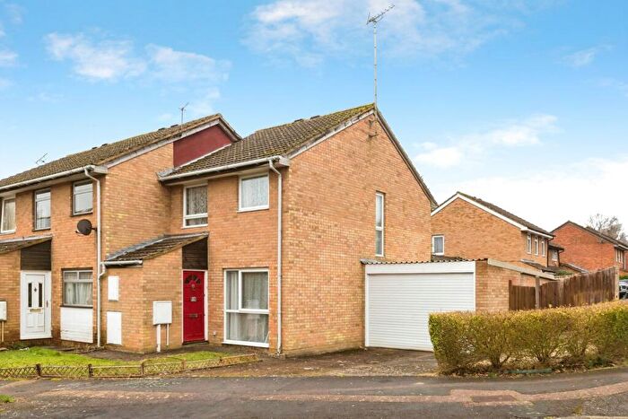 3 Bedroom End Of Terrace House For Sale In Stace Way, Worth, Crawley, RH10
