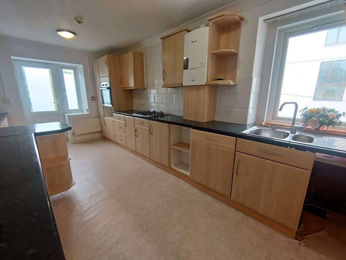 2 Bedroom Flat To Rent In Pier Street, Plymouth, PL1