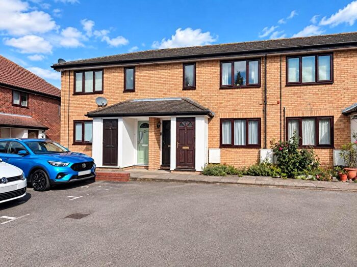 1 Bedroom Maisonette For Sale In Rowhedge Road, Colchester, CO2