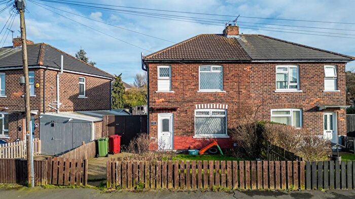 3 Bedroom Semi-Detached House For Sale In Hempdyke Road, Scunthorpe, South Humberside, DN15