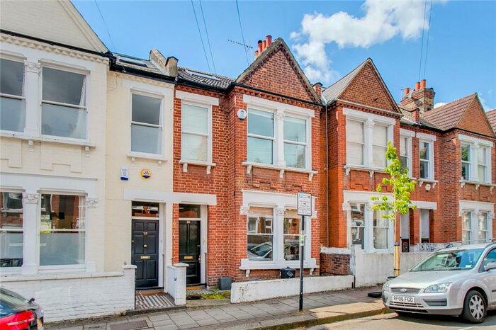 1 Bedroom Apartment To Rent In Cathles Road, London, SW12