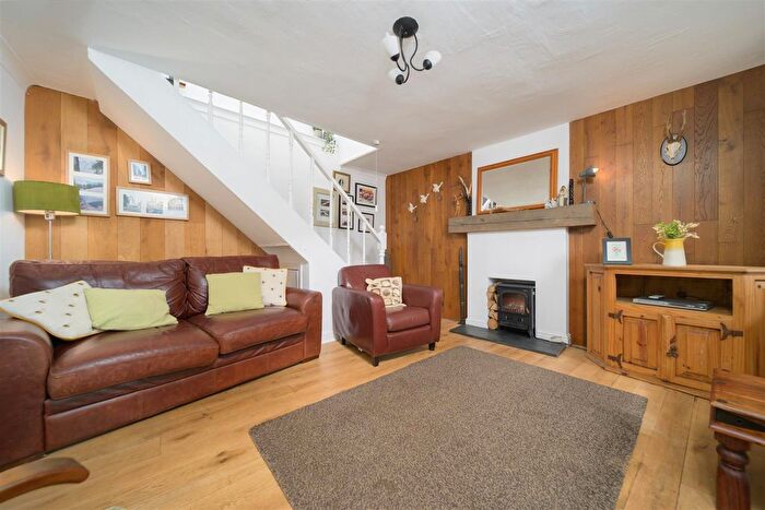 2 Bedroom End Of Terrace House For Sale In Kirk Wynd, Abernethy, Perth, PH2