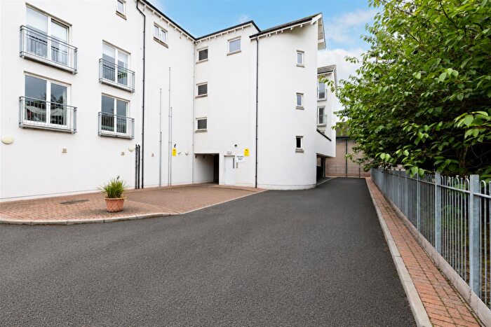 2 Bedroom Flat For Sale In Caledonian Road, Perth, PH1