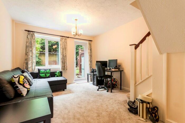 1 Bedroom Semi-Detached House To Rent In Davy Close, Wokingham, RG40