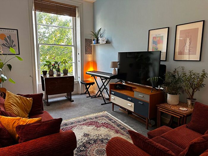 1 Bedroom Flat To Rent In Arundel Square, Islington, London, N7