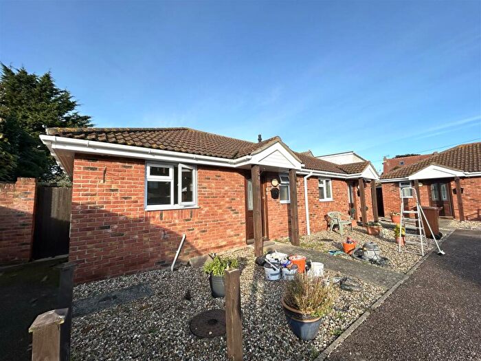 1 Bedroom Semi-Detached Bungalow To Rent In Warwick Road, Clacton On Sea, CO15
