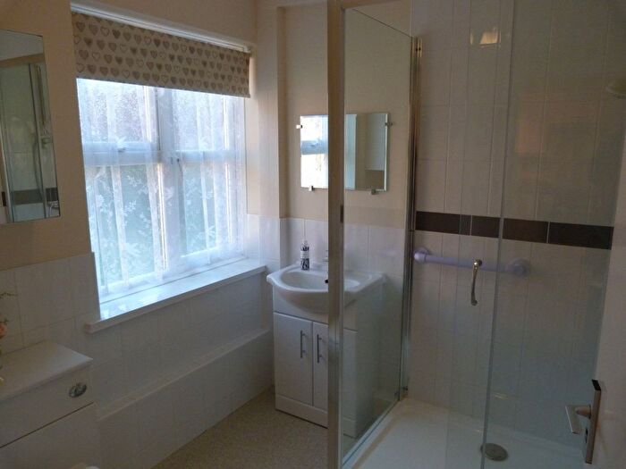 1 Bedroom Flat For Sale In Grosvenor Road, Broadstairs, CT10