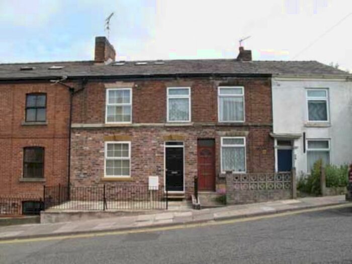 2 Bedroom Flat To Rent In Brook Street, Flat, Macclesfield, Cheshire, SK11