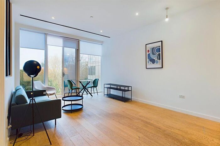 1 Bedroom Flat To Rent In Park View, London, TW8