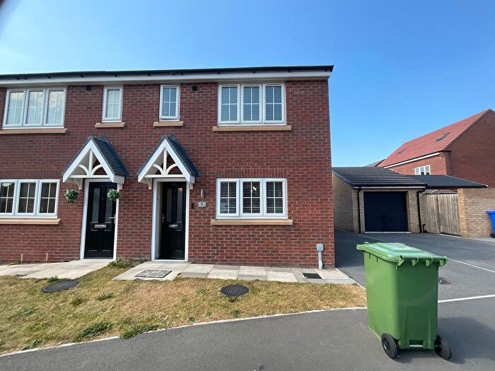 3 Bedroom Semi Detached House To Rent In Foxglove Way, Scarborough, YO13
