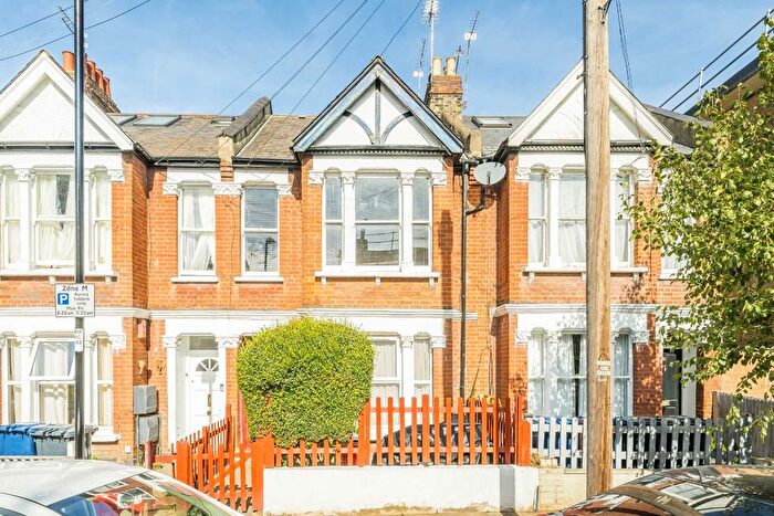 2 Bedroom Flat For Sale In Kent Road, Chiswick, W4