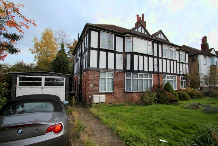 2 Bedroom Maisonette To Rent In Villiers Close, Surbiton, KT5