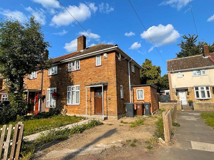 3 Bedroom End Of Terrace House For Sale In Ray Gardens, Barking Opw, IG11