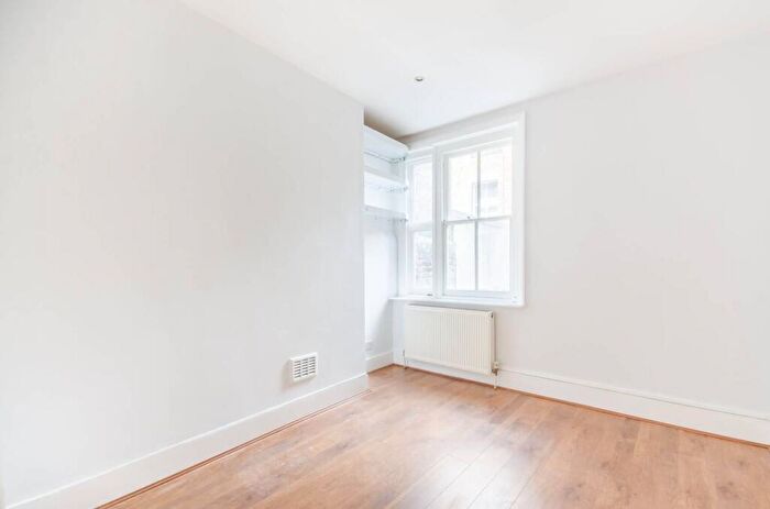 2 Bedroom Flat To Rent In Bell Street, Baker Street, London, NW1