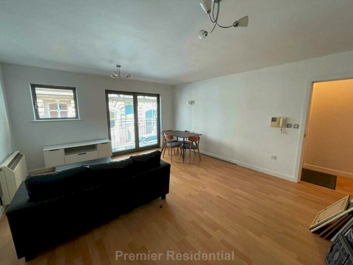 2 Bedroom Apartment To Rent In Aytoun Street, Manchester, M1