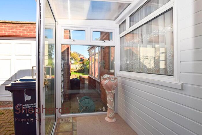 2 Bedroom Semi-Detached Bungalow For Sale In Winton Drive, Cheshunt, EN8