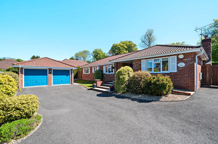 3 Bedroom Bungalow For Sale In Windsor Road, Medstead, Alton, Hampshire, GU34