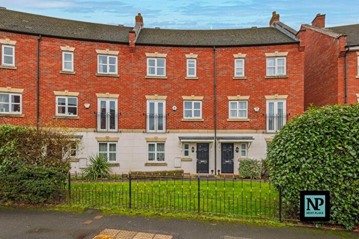 3 Bedroom Town House For Sale In Lyon Drive, Tamworth, B77