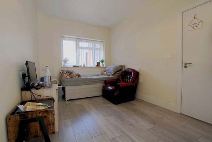 Studio To Rent In Church Stretton Road, Hounslow, TW3