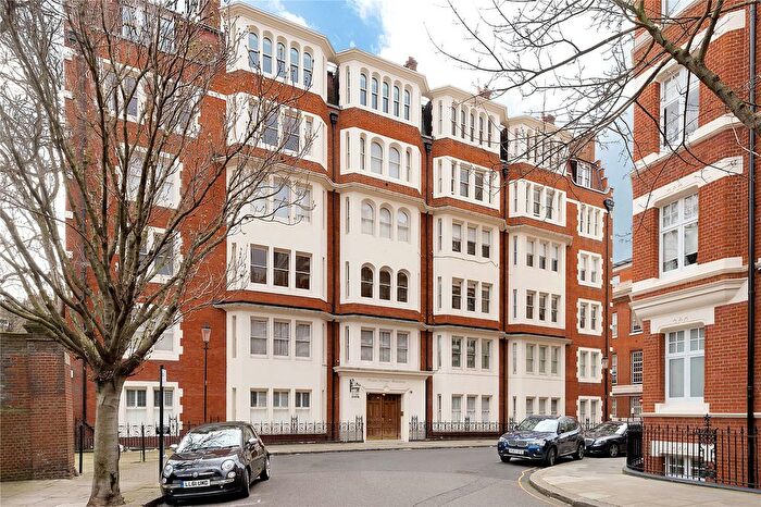 3 Bedroom Flat For Sale In Sloane Terrace, London, SW1X