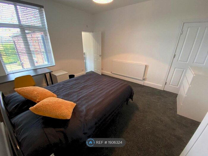 4 Bedroom Semi-Detached House To Rent In Wilford Lane, West Bridgford, Nottingham, NG2