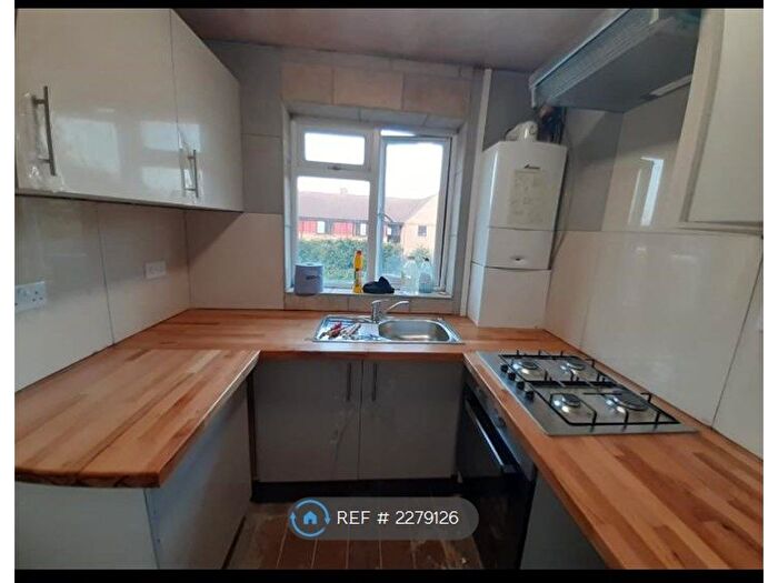 2 Bedroom Flat To Rent In Dryden Close, Hainault, IG6