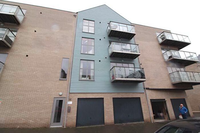1 Bedroom Apartment For Sale In Waterside Marina, CO7