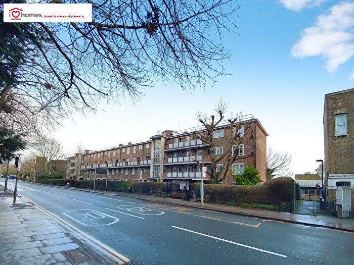 2 Bedroom Maisonette For Sale In St. John's Way, Islington, London, N19