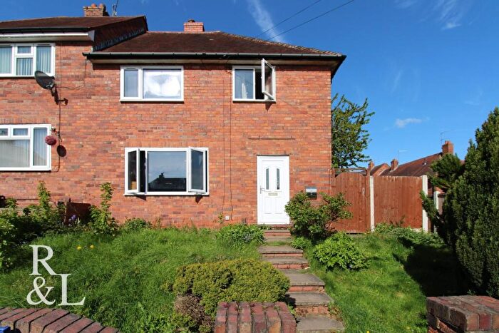 3 Bedroom Semi-Detached House For Sale In The Close, Dudley, DY3