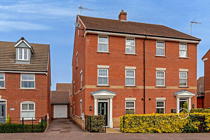 4 Bedroom Semi-Detached House For Sale In Drayhorse Crescent, Woburn Sands, MK17