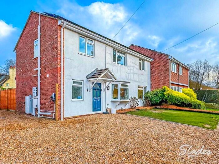 4 Bedroom Semi-Detached House To Rent In Shearsbrook Close, Bransgore, Christchurch, BH23