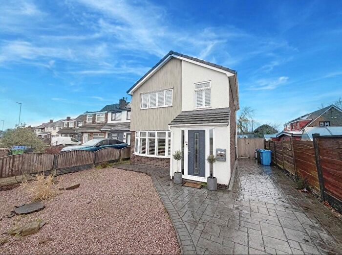 3 Bedroom Detached House For Sale In Boarshaw Road, Middleton, Manchester, M24